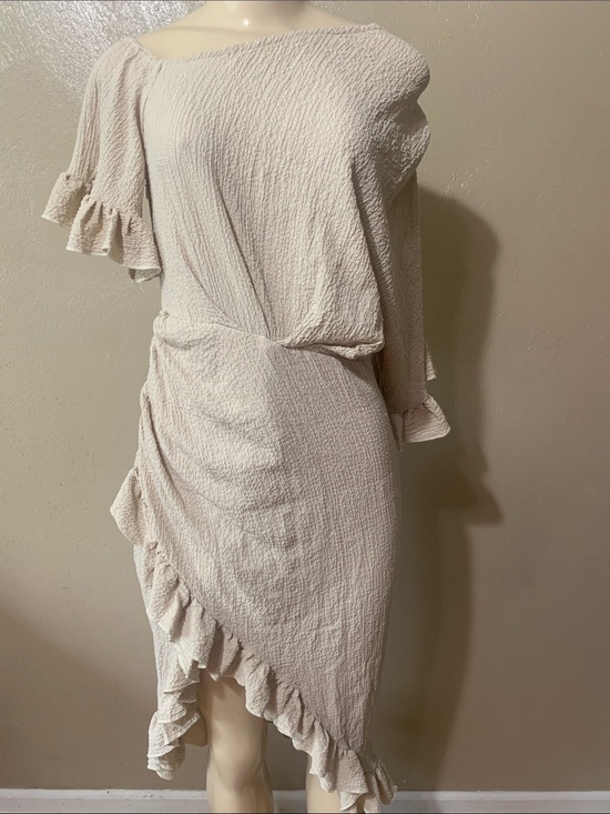PrettyLittleThing Dresses & Skirts - PrettyLittleThing size 6 Cream One-Shoulder Ruffle Asymmetrical Dress